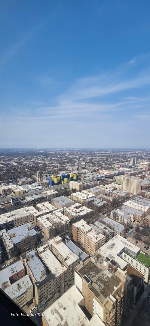 Building Photo - 5415 N Sheridan Rd