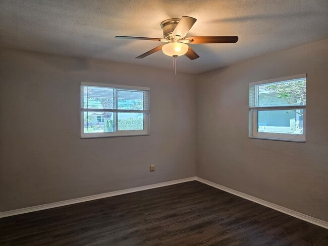 Building Photo - 2 Bedroom 1.5 Bath in the Desirable Disston Heights Neighborhood