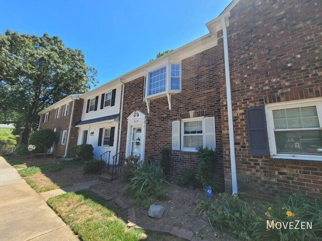 Building Photo - 3003 Overton Dr