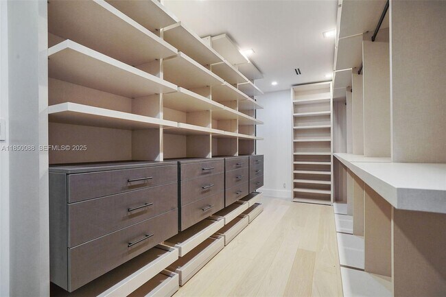 Building Photo - 3343 NE 166th St