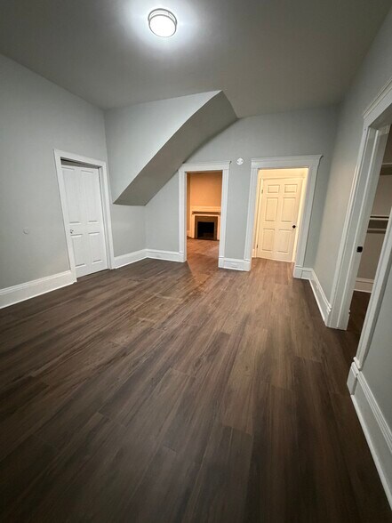 Entryway/Foyer - 903 New Bern Ave