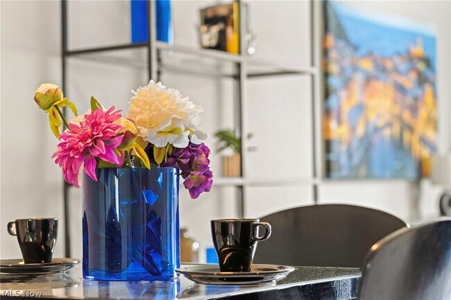 Building Photo - 10524 Clifton Blvd