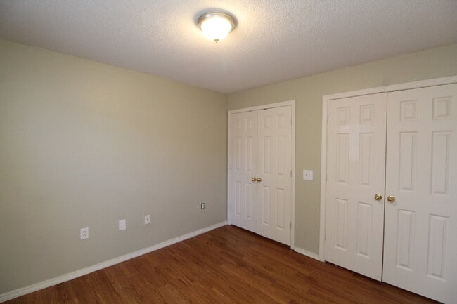 Building Photo - Updated 2BR Home with New Appliances Near Downtown – HUD Accepted