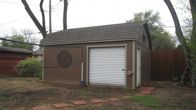 Building Photo - 2005 Redwood Pl