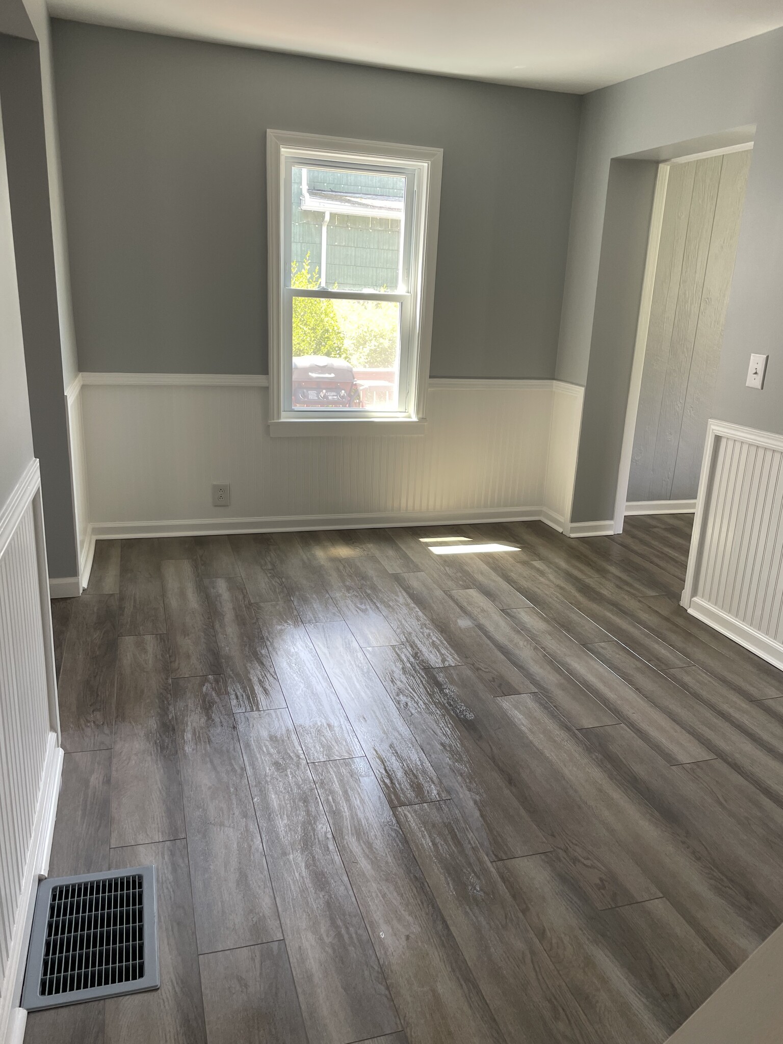 Building Photo - 99 Tillotson St