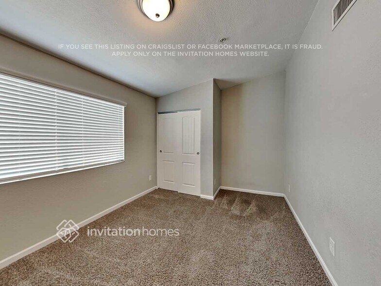 Building Photo - 2812 N 69th Pl