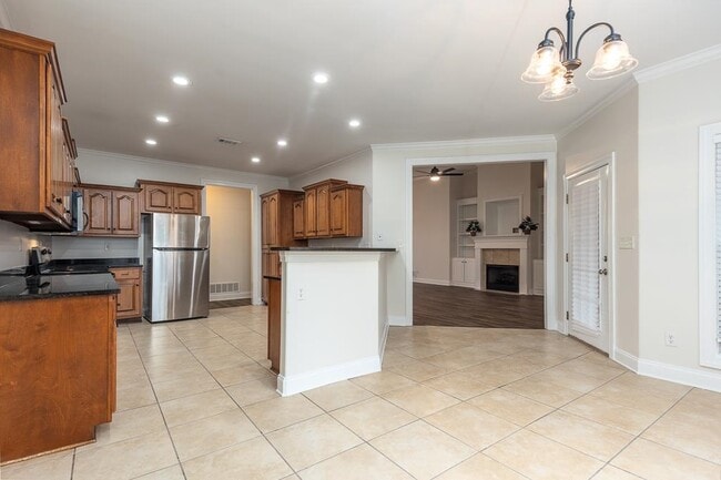 Building Photo - 2864 Summer Oaks Pl