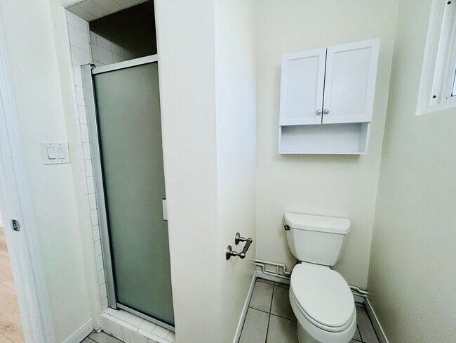 Building Photo - ven108