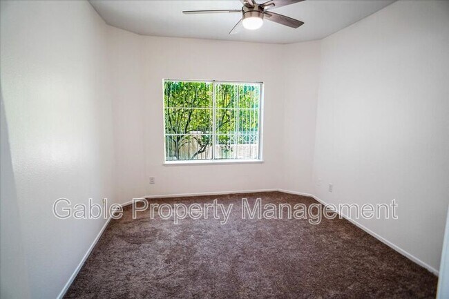 Building Photo - 23633 Del Monte Dr