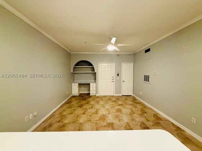 Building Photo - 860 Orange 258