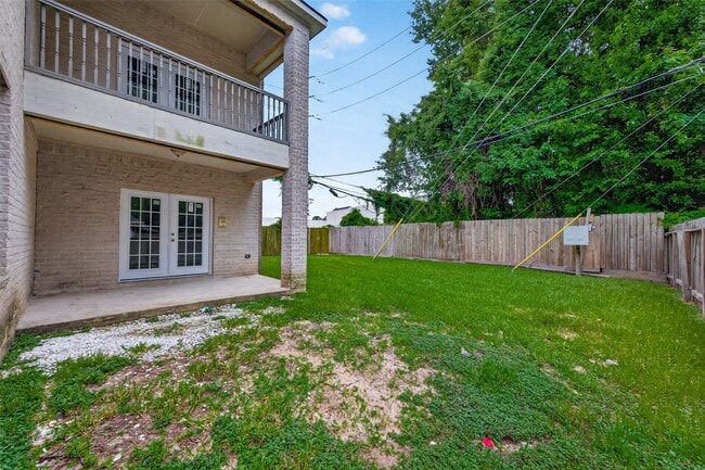 Building Photo - 20003 Fieldtree Dr
