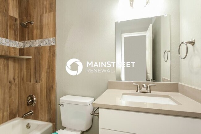 Building Photo - 3 Bedroom Pet-Friendly Home in Phoenix, AZ with Main Street Renewal