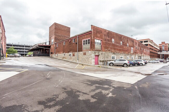 Building Photo - 585 S Upper St