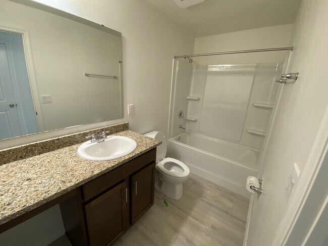 Building Photo - 1132 Papaya Cir