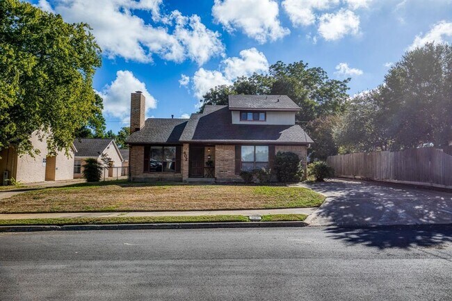 Building Photo - 402 Cottonwood St
