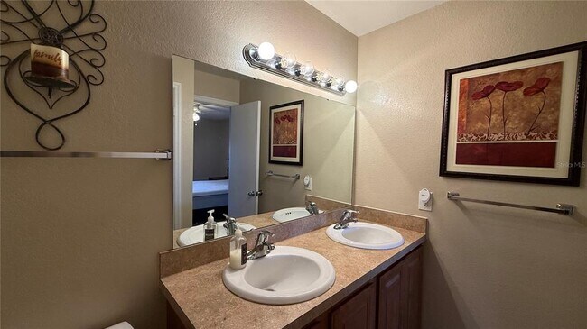 Building Photo - 1065 S Hiawassee Rd