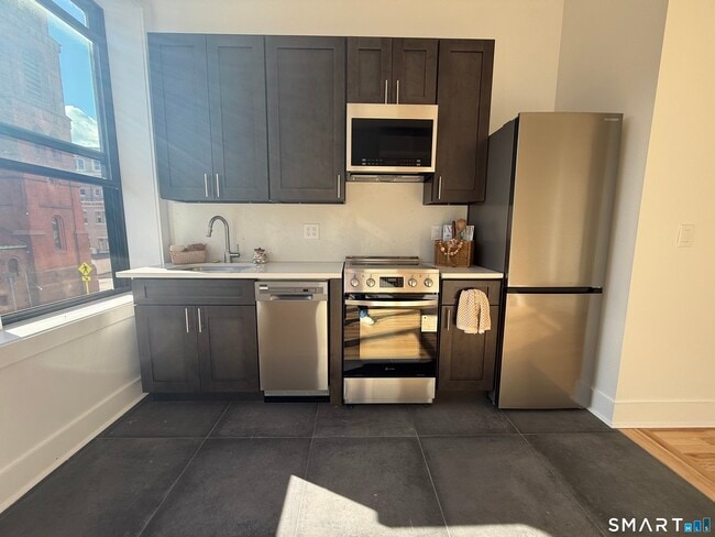 Building Photo - 253 State St