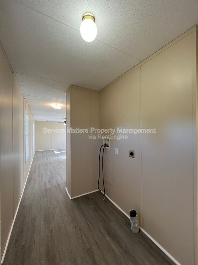 Building Photo - 4825 Douglas Dr