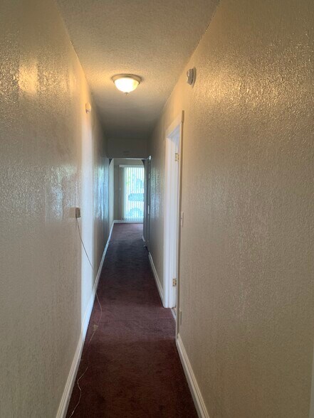 Building Photo - 342 E 84th St