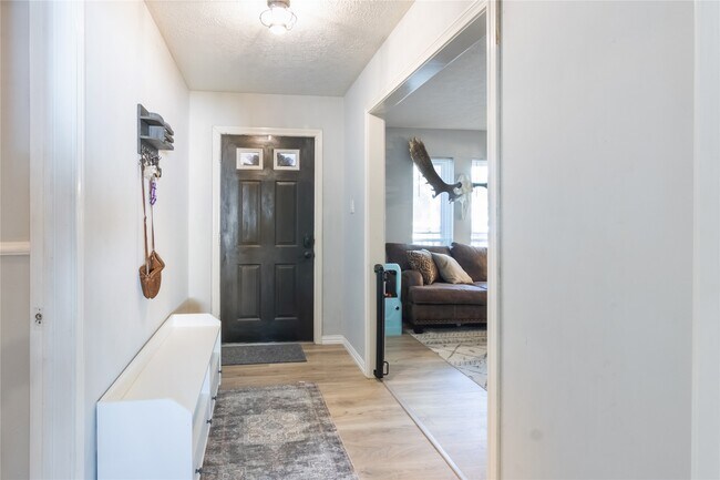 Building Photo - 13418 Paradise Valley Dr