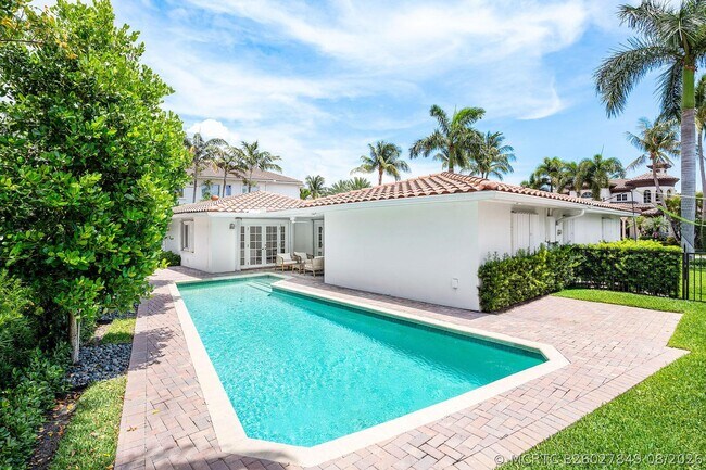 Building Photo - 1251 Thatch Palm Dr