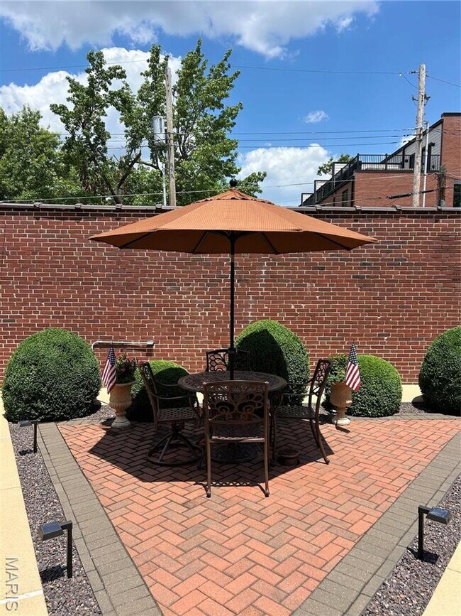 Building Photo - 6607 Clayton Rd