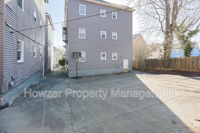 Building Photo - 87 Myrtle St