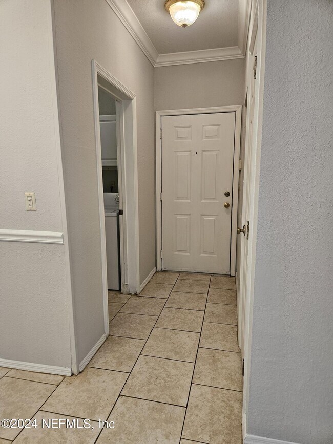 Building Photo - 13810 Sutton Park Dr N