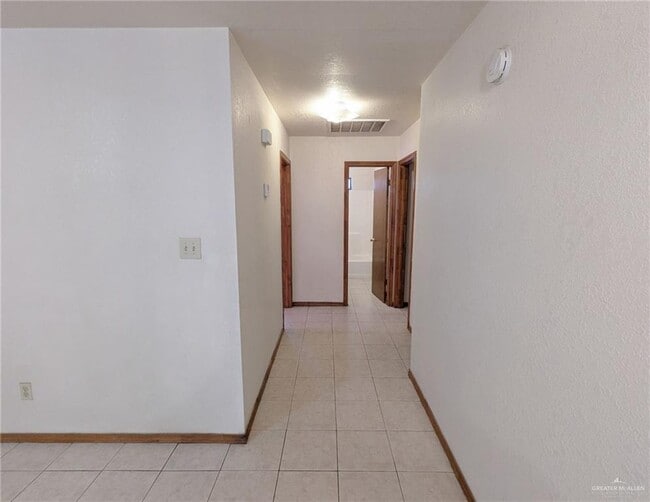 Building Photo - 301 Jessica Jane Ave