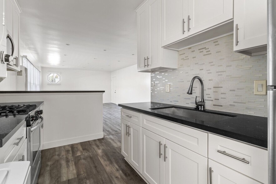 Building Photo - 241 Bonito Ave
