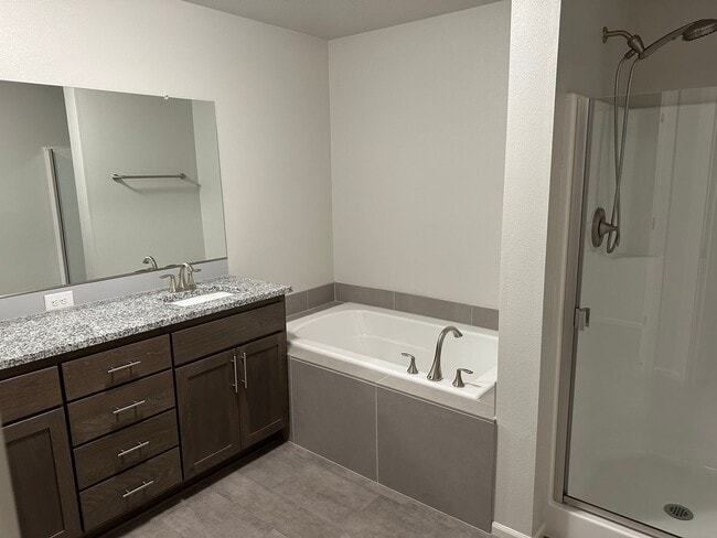 Building Photo - Newly-Built 3 Bed, 2 Bath Home in McMinnville