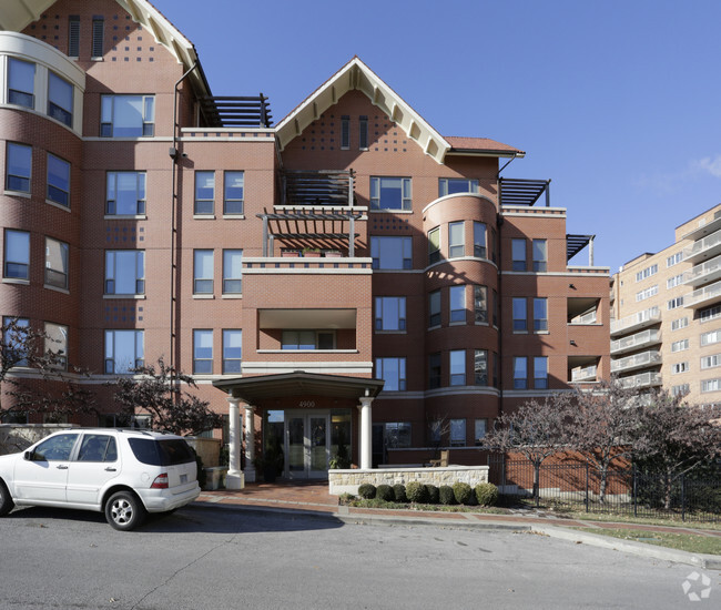 Building Photo - The Grove