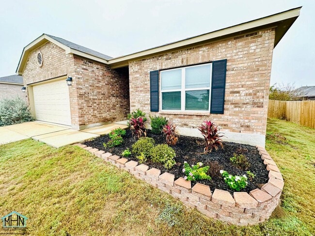 Building Photo - Welcome to this gorgeous 3-bedroom, 2-bath home in the heart of New Braunfels!