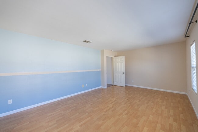 Building Photo - 3713 Steeple Way