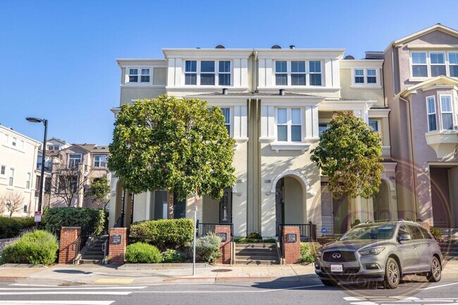 Building Photo - 1702 20th Ave