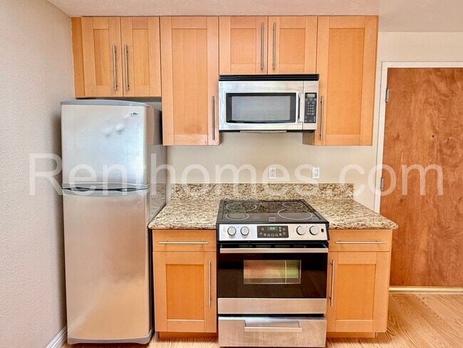 Building Photo - 8308 Regents Rd