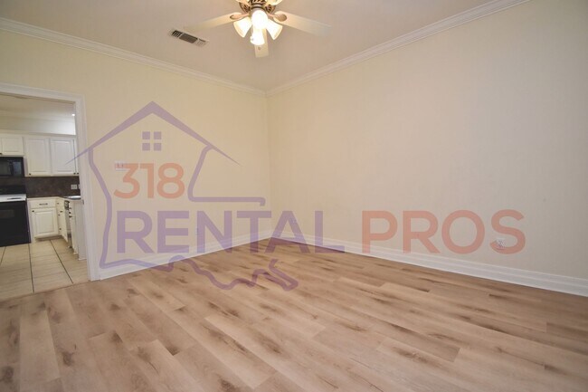 Building Photo - Updated 3 Bedroom, 2 Bath Home