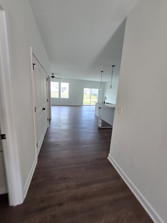 Building Photo - 12427 S Aspen Ln