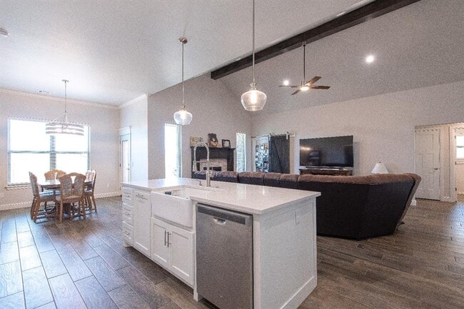 Building Photo - 2244 E Kellan Ct Terrace