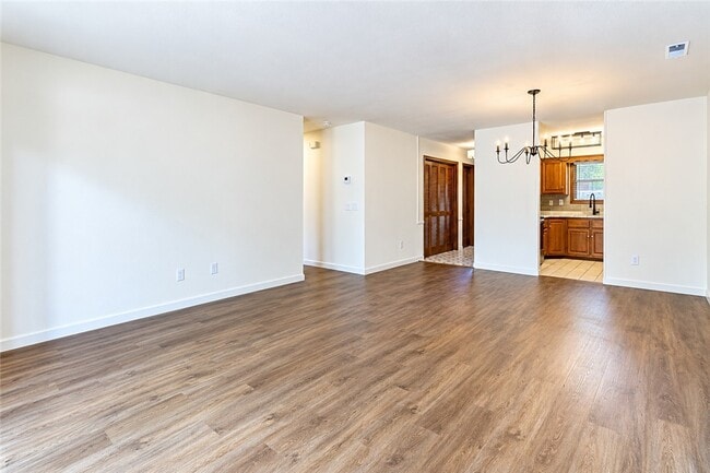 Building Photo - 25 Shakespeare Dr