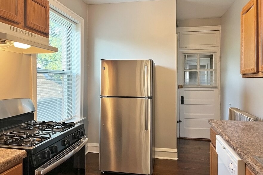 Building Photo - 101-111 S. Harvey Ave. and 237-249 South Blvd.