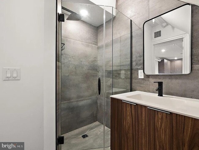 Building Photo - 1308 Delaware Ave