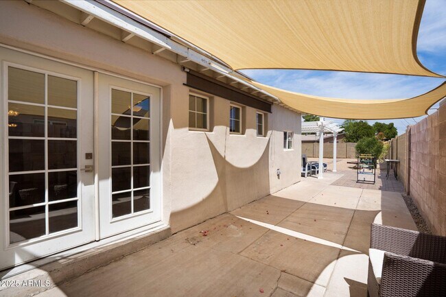 Building Photo - 7608 E Catalina Dr