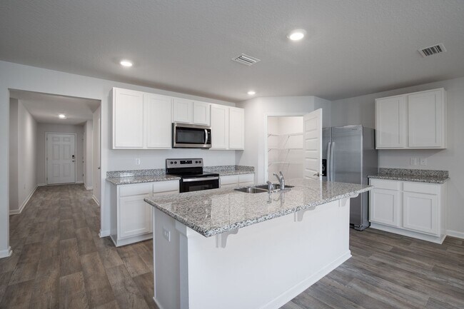 Building Photo - Welcome to your dream rental home in the c...
