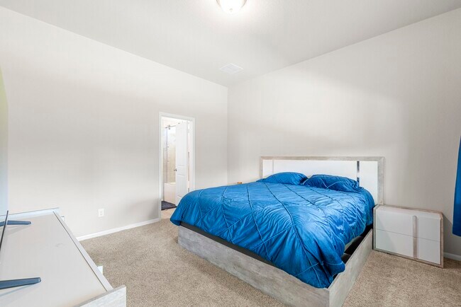 Building Photo - 5006 Sunway Dr