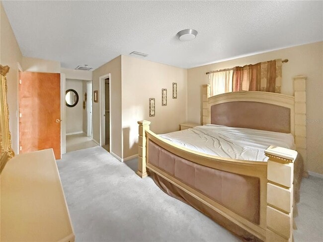 Building Photo - 257 S Fairbairn Dr