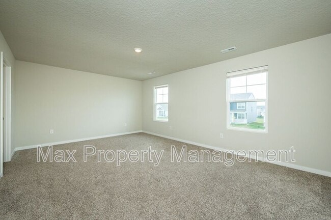 Building Photo - 4308 NE 15th St