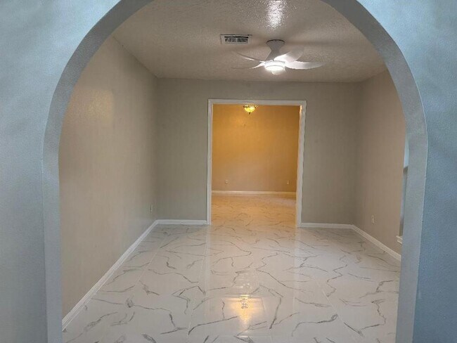 Building Photo - 11213 Lilleux Rd
