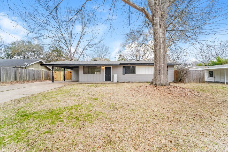 Building Photo - 3042 Meadow Forest Dr