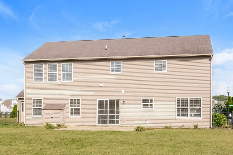 Building Photo - 7764 Shasta Dr